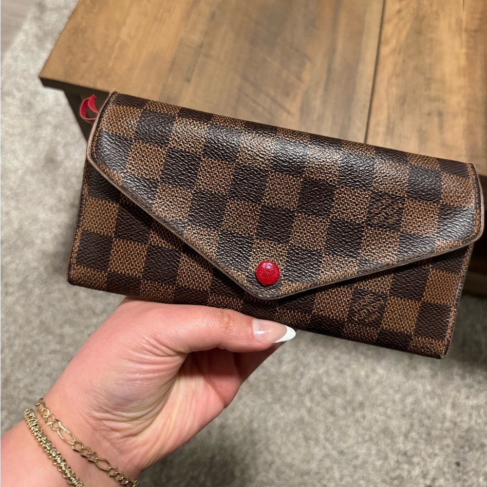 Authentic Louis Vuitton Sarah Wallet